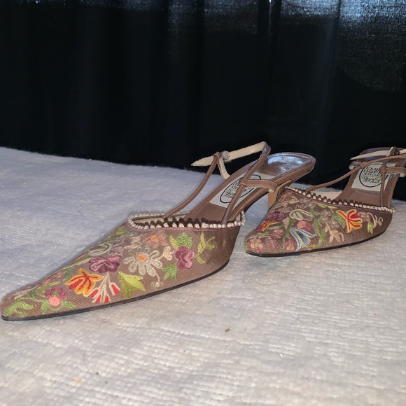 Women’s Heels - Picture 2 of 2